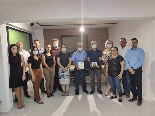 YÖDAK Eski Üyeleri Pehlivan Ve Kömürcügil’e Plaket Verildi
