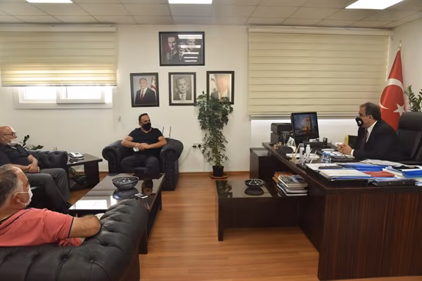 Çalışma Ve Sosyal Güvenlik Bakanı Sucuoğlu, Kıbrıs Türk Toplu Taşımacılar Birliği Temsilcileri İle Görüştü