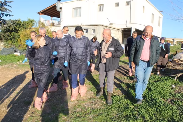 Bakan Oğuz Çiçek Hastalığı Şüphesi Olan Bölgede İncelemelerde Bulundu