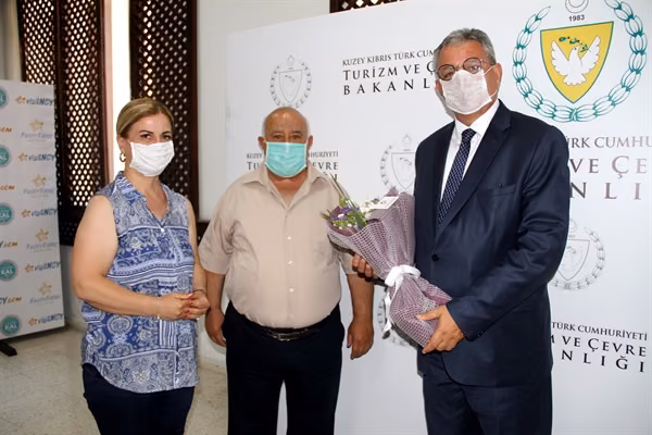 Bakan Evren, Kıbrıs Türk Toplu Taşımacılar Birliği Yetkililerini Kabul Etti