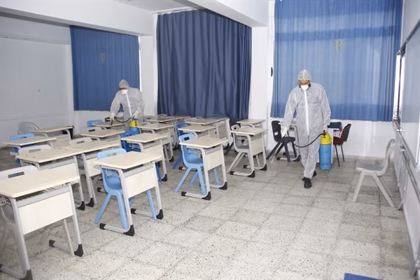Gazimağusa Belediyesi Covid-19 Salgınına Karşı İlaçlama Çalışmalarını Sürdürüyor
