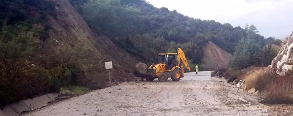 Büyükkonuk- Kaplıca Anayolu Trafiğe Kapatıldı