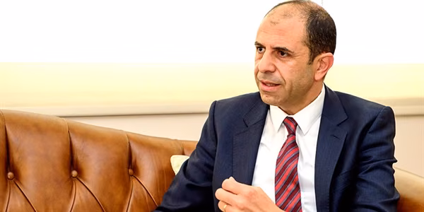 Özersay, Seçimin Ertelenmesi Konusunda Akıncı ve Erhürman ile Biraraya Geldi