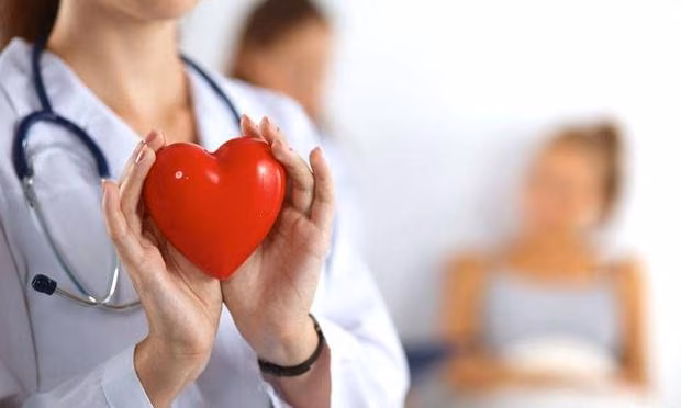 Dünyaca Ünlü Türk Doktor Öz'den Kalp Sağlığı İçin "Güçlü Aile Bağı" Tavsiyesi