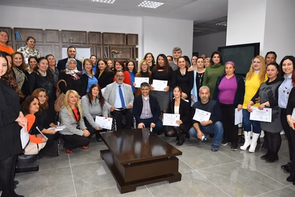 Hasta Refakatçi Eğitimini Tamamlayanlar Sertifikalarını Aldı