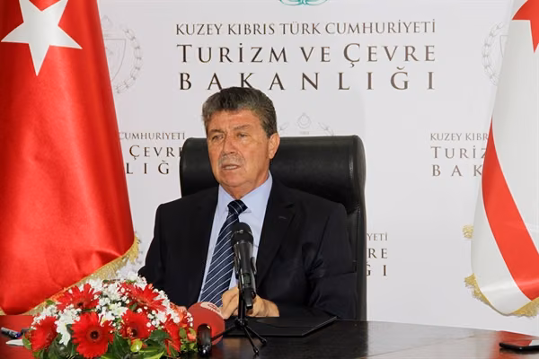 Üstel: Türkiye’ye Uçak Bileti Fiyatları Düşmeye Başladı