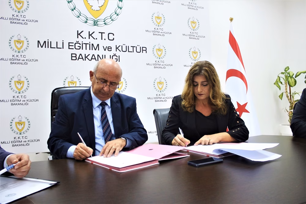 Eğitim Bakanlığı İle KİKEV, İşaret Dili Eğitimi Konusunda İş Birliği Protokolü İmzaladı