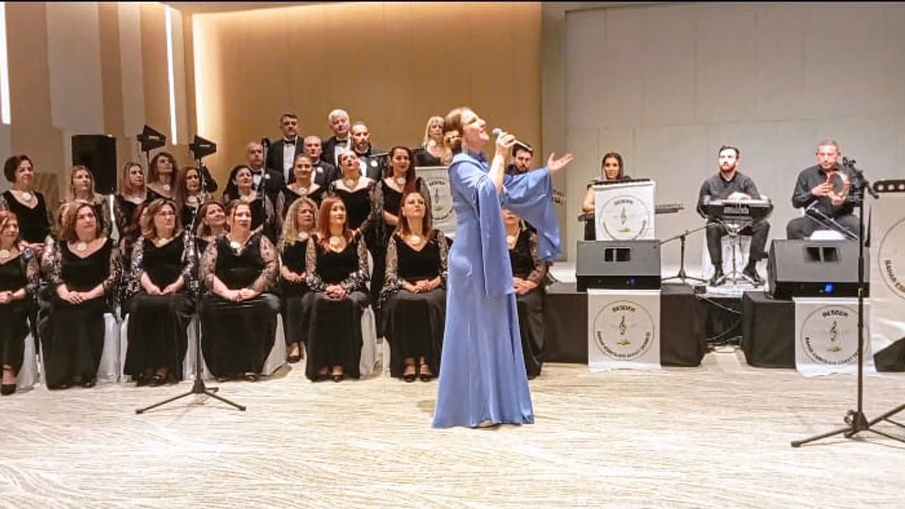 Bahar Esintileri Sanat Derneği Korosu, Dubai'de konser verdi