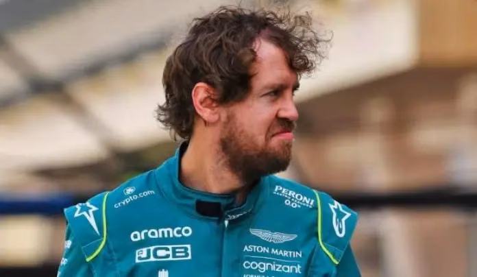 ALMAN PİLOT VETTEL YENİ KASKINDA KKTC BAYRAĞINA DA YER VERDİ