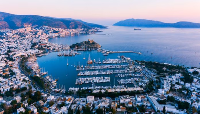 Kiralar 10’a Katlandı Turizm Çalışanları İlçeyi Terk Ediyor