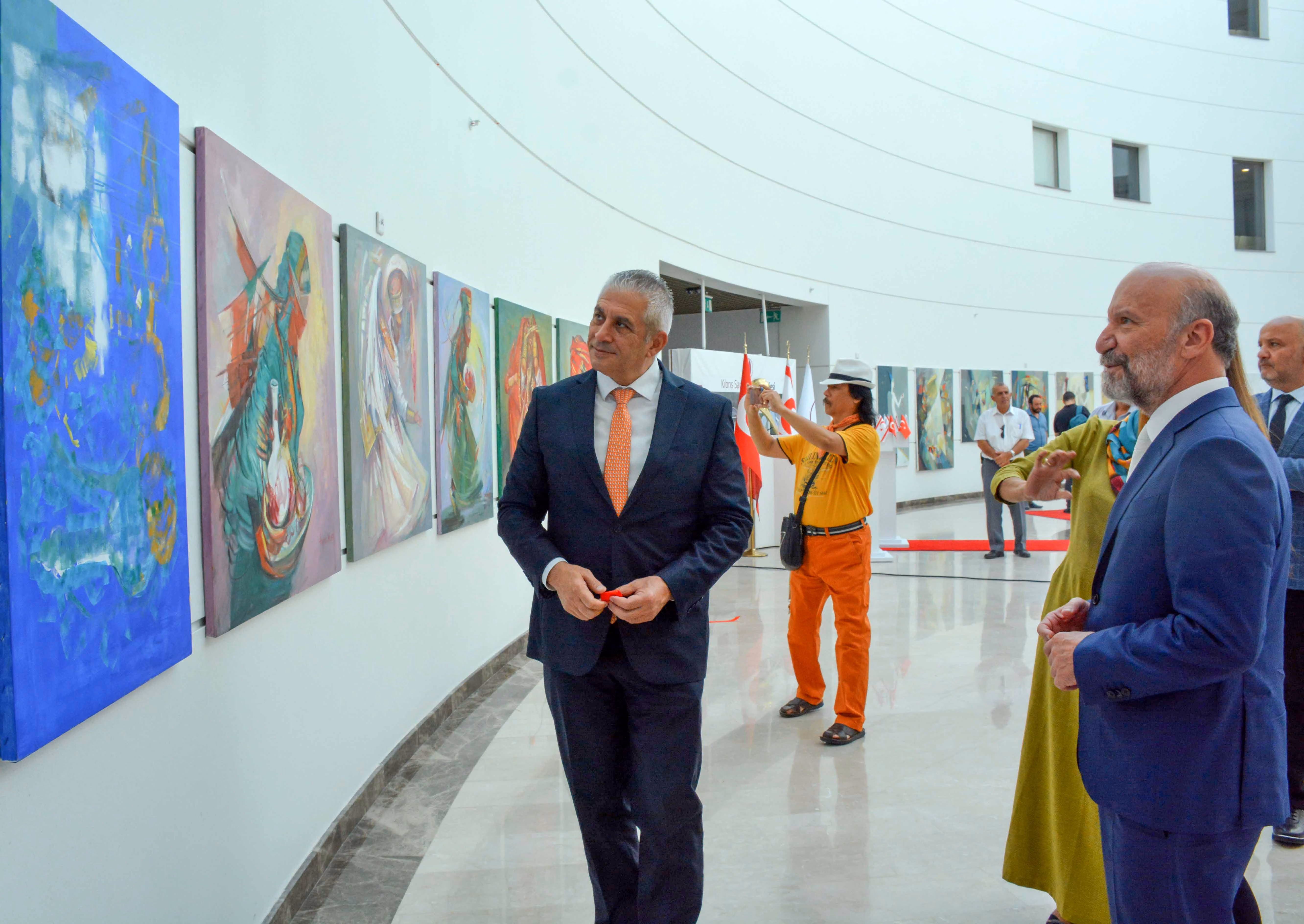 Türkmenistanlı Sanatçılar Annadurdy Myradaliev ile Aynagozel Nuryeva’nın Sergileri Açıldı