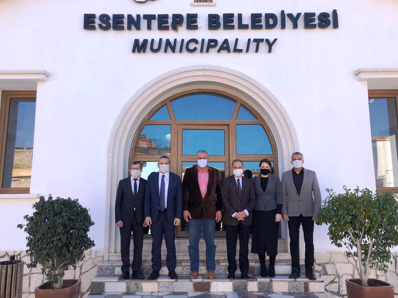 Yakın Doğu Koleji Yönetim Kurulu Üyeleri Esentepe Belediye Başkanı Cemal Erdoğan’ı Ziyaret Ederek, Şubat 2021’de Eğitime Başlayacak Dr. Suat Günsel Girne Koleji ile İlgili Görüş Alışverişinde