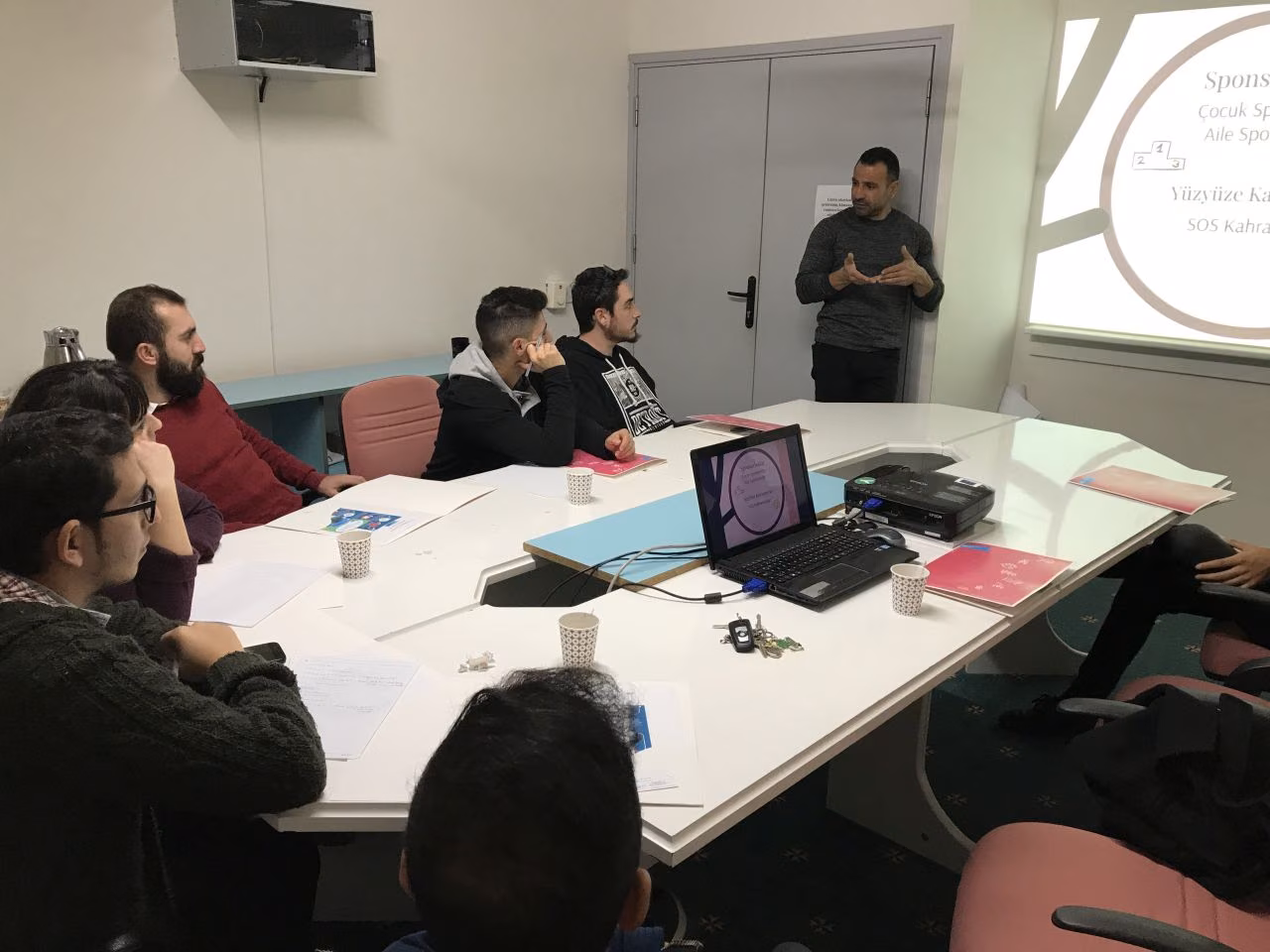 Yakın Doğu Üniversitesi SOS Çocuk Köyü’nde Fon Geliştirme ve Halkla İlişkiler Eğitim Seminerine Katıldı…
