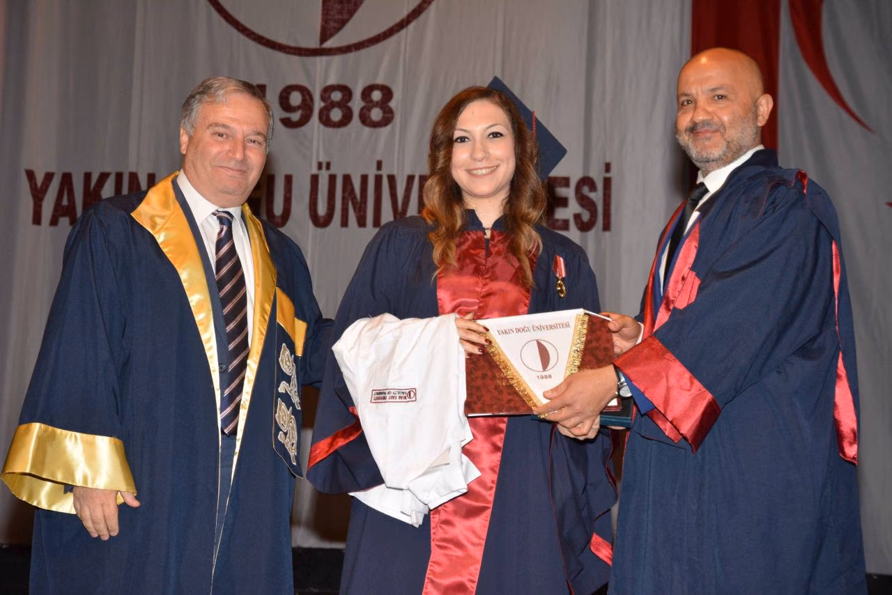 YDÜ Eczacılık Fakültesi Mezuniyet Töreni Gerçekleştirildi