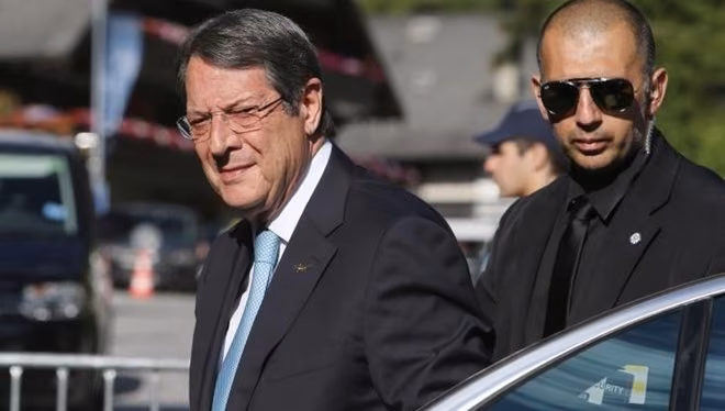 Anastasiadis "Altın Pasaport" Nedeniyle Baskı Altında