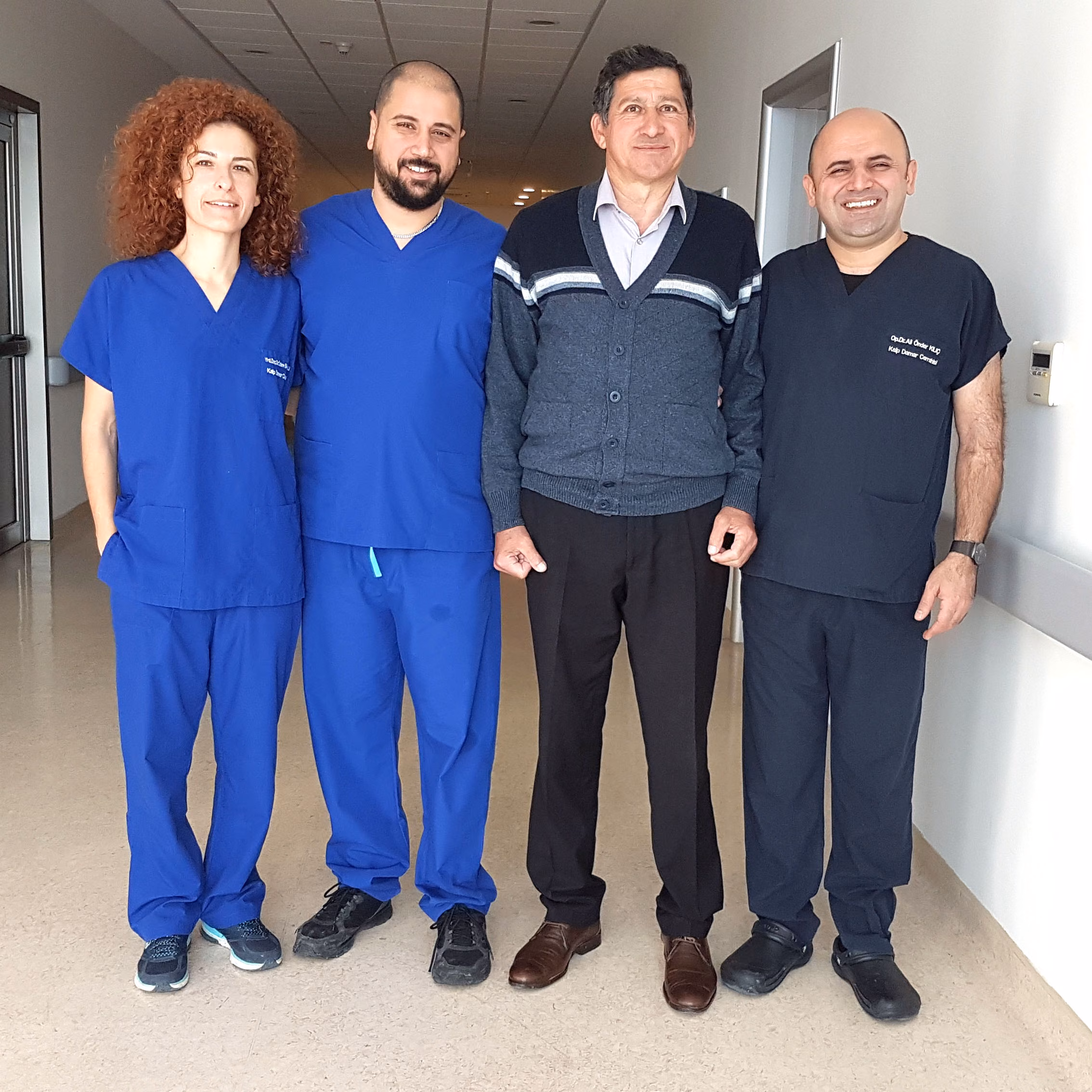 Kalp dahil tüm iç organları ters tarafta olan hastanın Aort damarı sentetik damarla, kalp kapağı ise mekanik kapakla değiştirilerek sağlığına kavuşturuldu