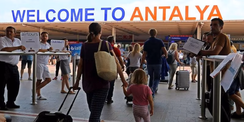 Antalya'ya 11 ayda 8.9 milyon turist geldi