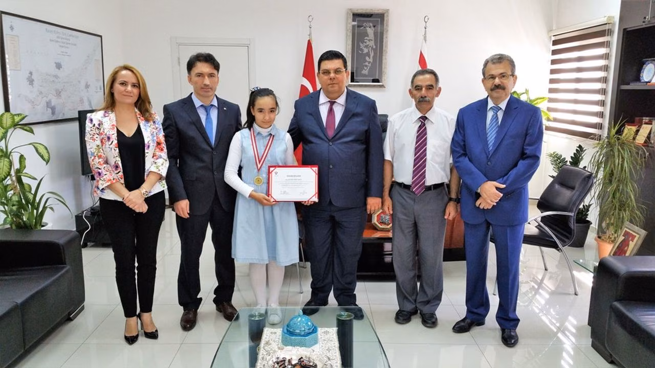 Berova,TÜBİTAK 3.'sü Betül Sude Yakut'u Kabul Etti