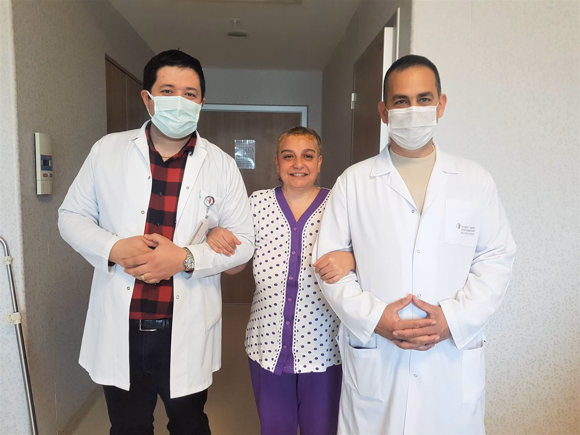 Selfi Çekerken Şüphelendi, Beyninde Tümör Çıktı! Also Available İn: English