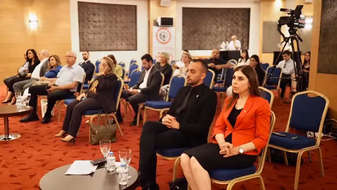 Bilimsel Eczacılık Günü Dolayısıyla Etkinlik Yapıldı.. Bakan Altuğra:eczacılar Birliği Yasası’nın Geçirilmesi İçin Adım Atılacak