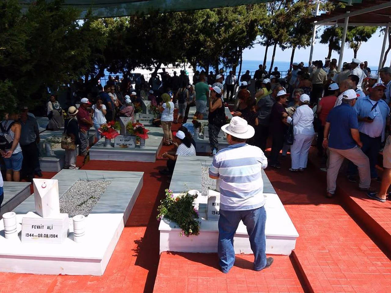 Rumlar Erenköy'e Gitmek İsteyen Yüzlerce Vatandaşı Kapıda Oyaladı