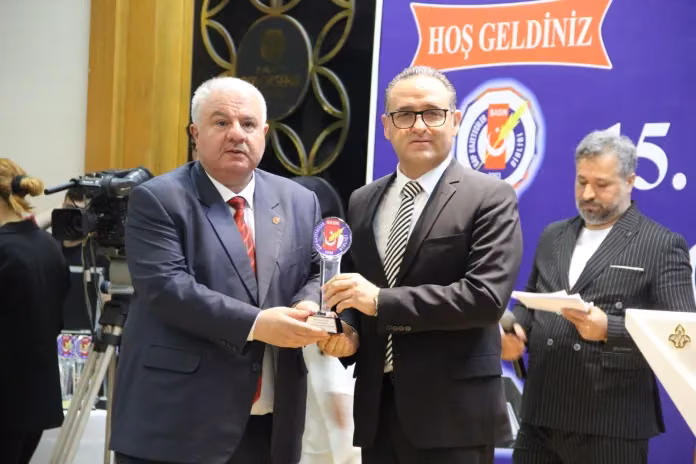 Cumhurbaşkanı Tatar, “En Başarılı Devlet Adamı” Ödülüne Layık Görüldü