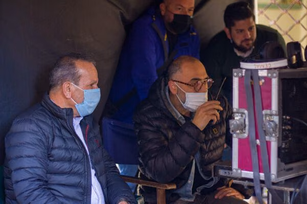 Turizm ve Çevre Bakanı Fikri Ataoğlu'ndan "Bir Zamanlar Kıbrıs" Dizi Setine Ziyaret