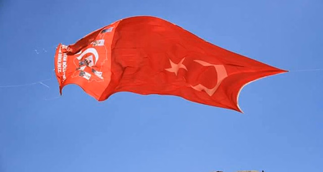 Karadenizli Kato Dağı'nın Zirvesine Bayrak Astı...