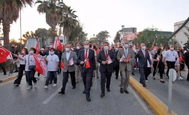 Lefkoşa’da 19 Mayıs’ın 102. Yıl Dönümünde Fener Alayı Düzenlendi