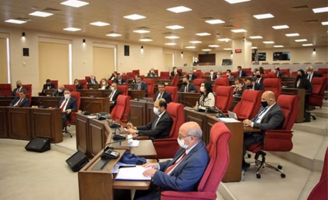 Maaş Kesintileriyle İlgili Yasa Meclis'ten Geçti