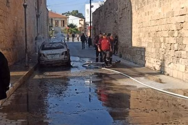 Mağusa Suriçi'nde Araç Aniden Alev Aldı