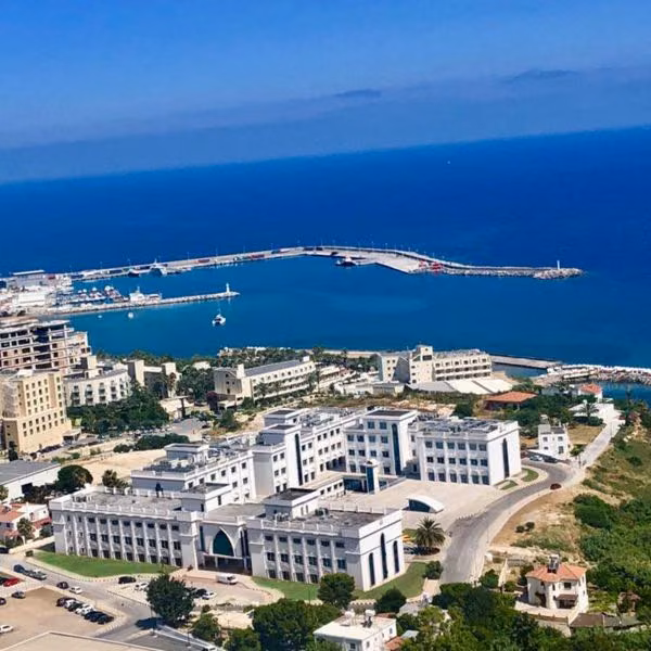 Girne Üniversitesi 5 Ekim’de Başlayacak 2020 – 2021 Eğitim Döneminde Aynı Anda Yüz Yüze ve Uzaktan Eğitim Uygulayacak