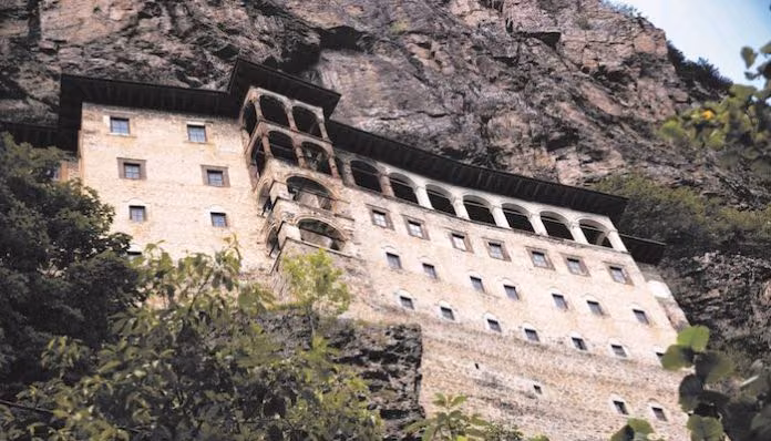 Sümela Manastırı Ziyaretlere Yeniden Kapatıldı