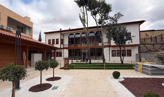 Tarihi İkiz Konak, butik otel olarak kapılarını açıyor