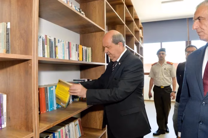 Cumhurbaşkanı Tatar, Lefkoşa Türk Lisesi Barutçuzade Ahmet Vasıf Efendi Kütüphanesi’nin Açılışına Katıldı