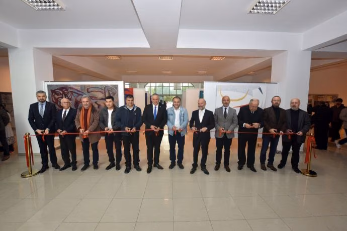 Kazakistanlı Sanatçı Daurenbek Beknazarov ile Tacikistanlı sanatçı  Bahrom İsmatov tarafından Kıbrıs Modern Sanat Müzesi için hazırlanan ve toplam 43 eserden oluşan  iki ayrı kişisel resim se