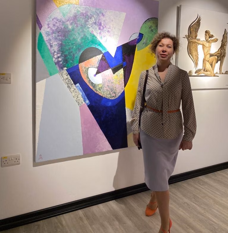 Kıbrıs Modern Sanat Müzesi için Sanatçı Marina Sinitsyna (Tiyk) Kovid-19 salgınına dikkat çekmek için resmetti