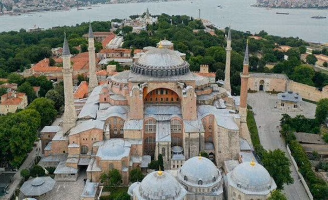 Yunanistan’dan Ayasofya’ya Yeniden Müze Statüsü Verilsin Çağrısı