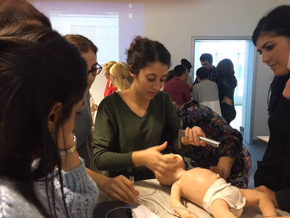 Yakın Doğu Üniversitesi Hastanesi’nde “Yenidoğan Canlandırma Programı Uygulayıcı Eğitimi” Düzenlendi