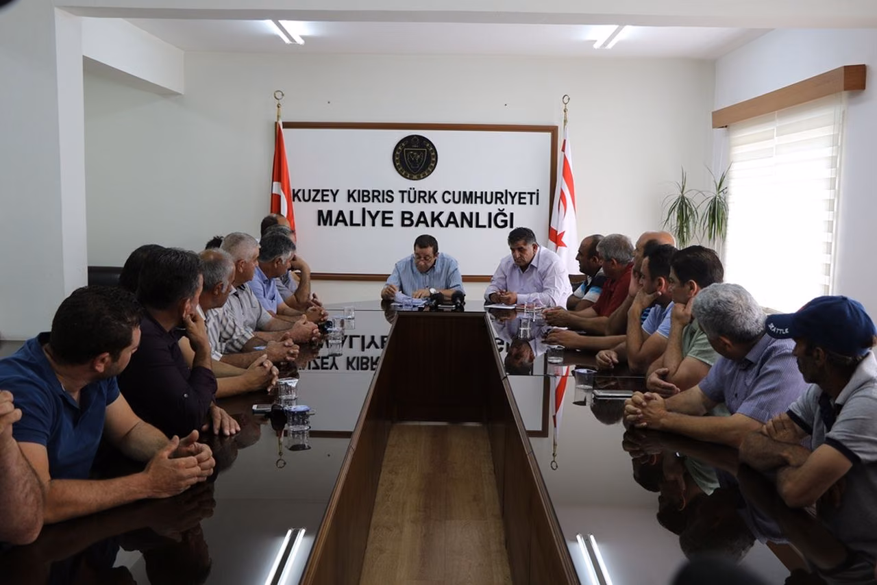 Denktaş: "Örgütler Arası Yarış ve Çekişme Bizim Sorunumuz Değil”