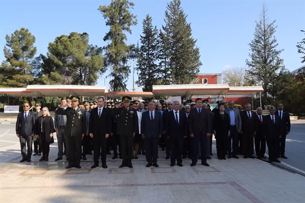 Lefkoşa Atatürk Anıtı'nda 23 Nisan Töreni Düzenlendi