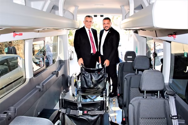 Ziyamet Özel Okul Ve İş Eğitim Merkezi’nin Özel Engelli Otobüsü Teslim Edildi