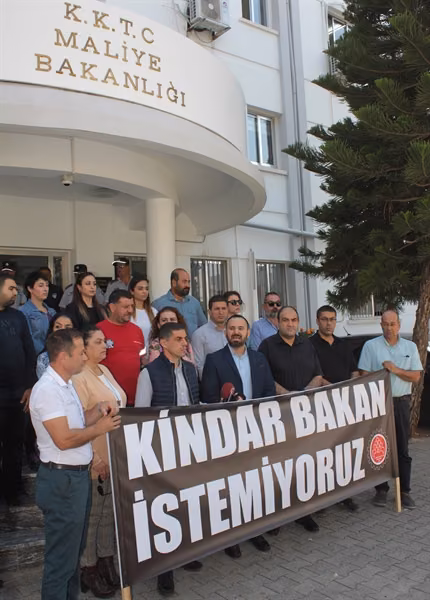 KTAMS, Maliye Bakanlığı Önünde Basın Açıklaması Yaptı: “Kindar Bakan İstemiyoruz”