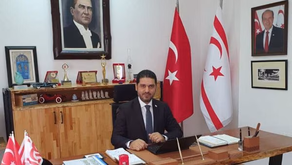 Ahmet Savaşan: “Ersin Tatar Çözüm Masasına Başı Dik Oturacak”