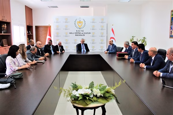 Çavuşoğlu, Türk Eğitim-Sen Ve Memur-Sen Heyetini Kabul Etti