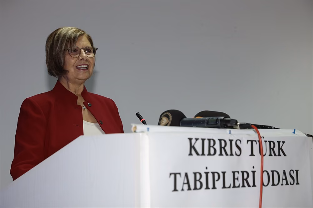 Meral Akıncı “Çocuk İstismarı” Sempozyumu’nda Konuştu: “Halen Bir Çocuk Koruma Politikamız Yok”