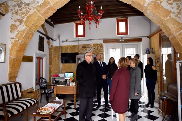 Cumhurbaşkanı Akıncı, Lefkoşa'da İki Butik Oteli Ziyaret Etti