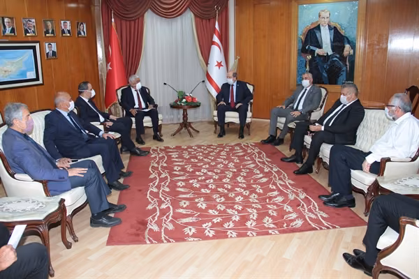 Başbakan Tatar, Belediyeler Birliği Kriz Yönetimi Kurulu Üyeleriyle Görüştü