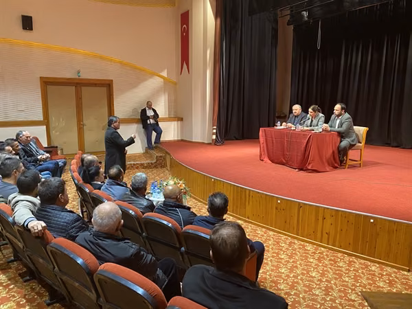 İskele’yi Ziyaret Eden ve Muhtarlarla Bir Araya Gelen Baybars: “Toplumsal Düşünmeyi Başarmalıyız”