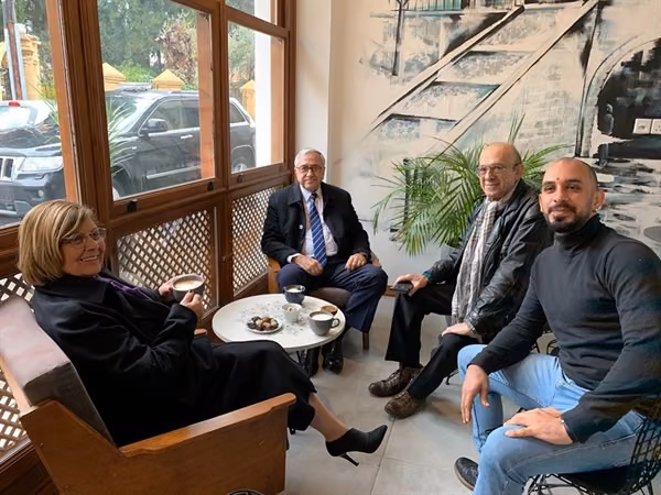 Akıncı Ve Eşi Cumba Butik Otel, Taş Ev Ve Arabahmet Muhtarı Ali Sarı'yı Ziyaret Etti